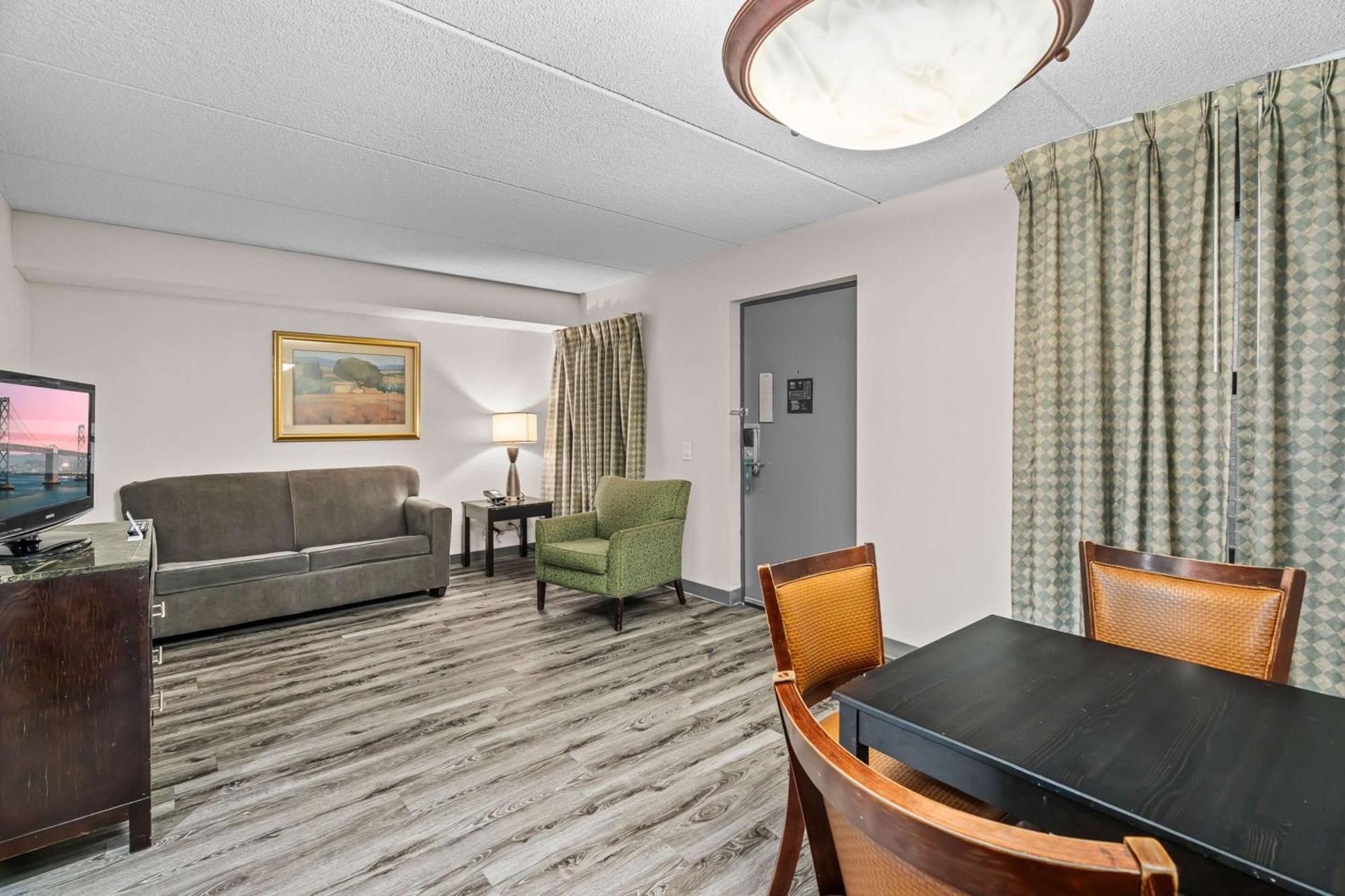 Quality Inn & Suites Mall Of America - Msp Airport Bloomington Exterior foto
